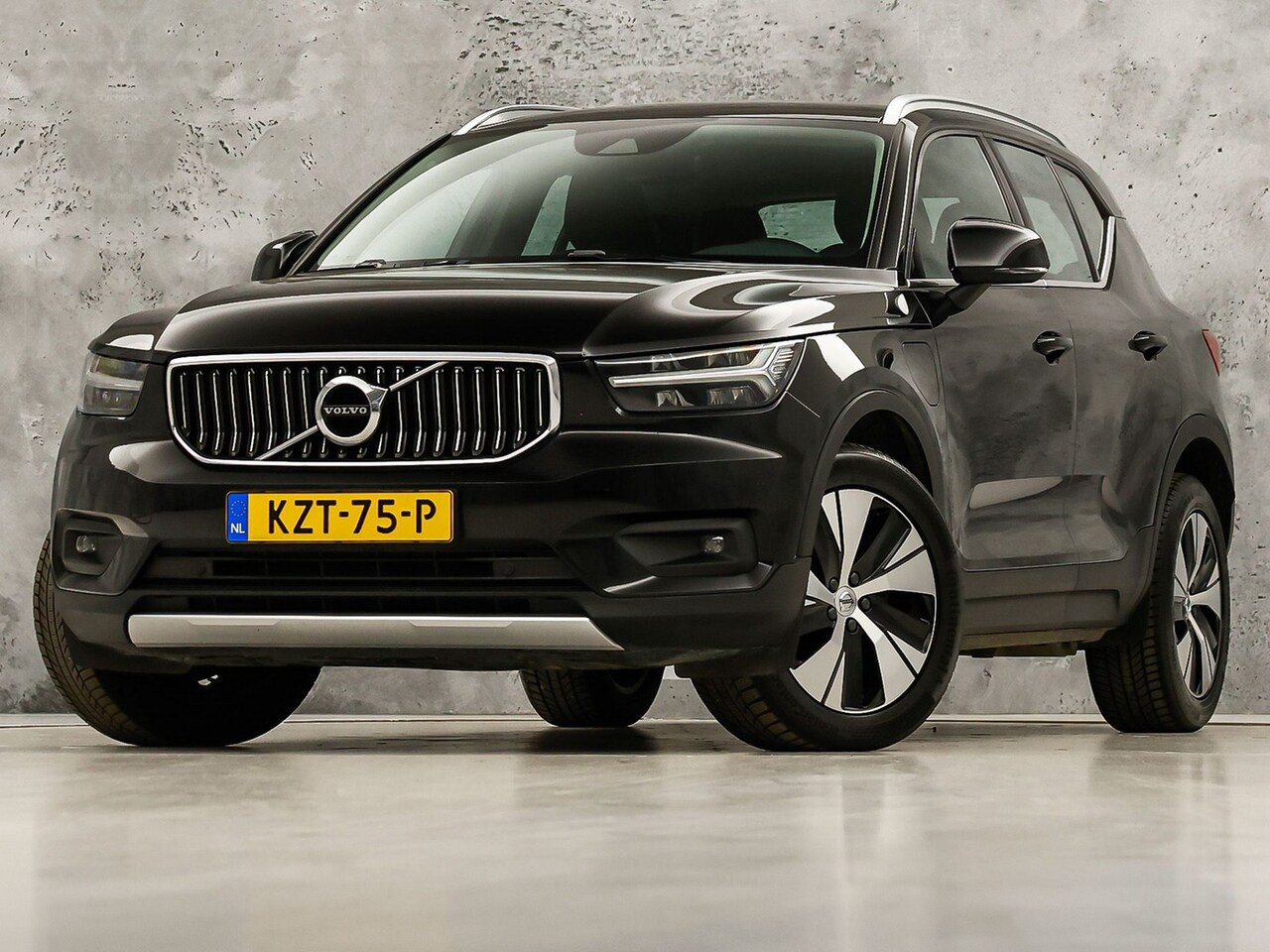 Volvo XC40 - 1.5 T5 Recharge Sport 252Pk Automaat (APPLE CARPLAY, GROOT NAVI, STOELVERWARMING, LEDER, S - AutoWereld.nl