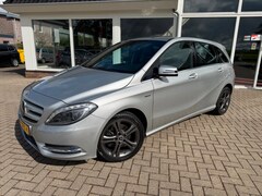 Mercedes-Benz B-klasse - 180 Ambition/ Nieuw ketting & onderhoud/ Leder/ Navi/ NAP