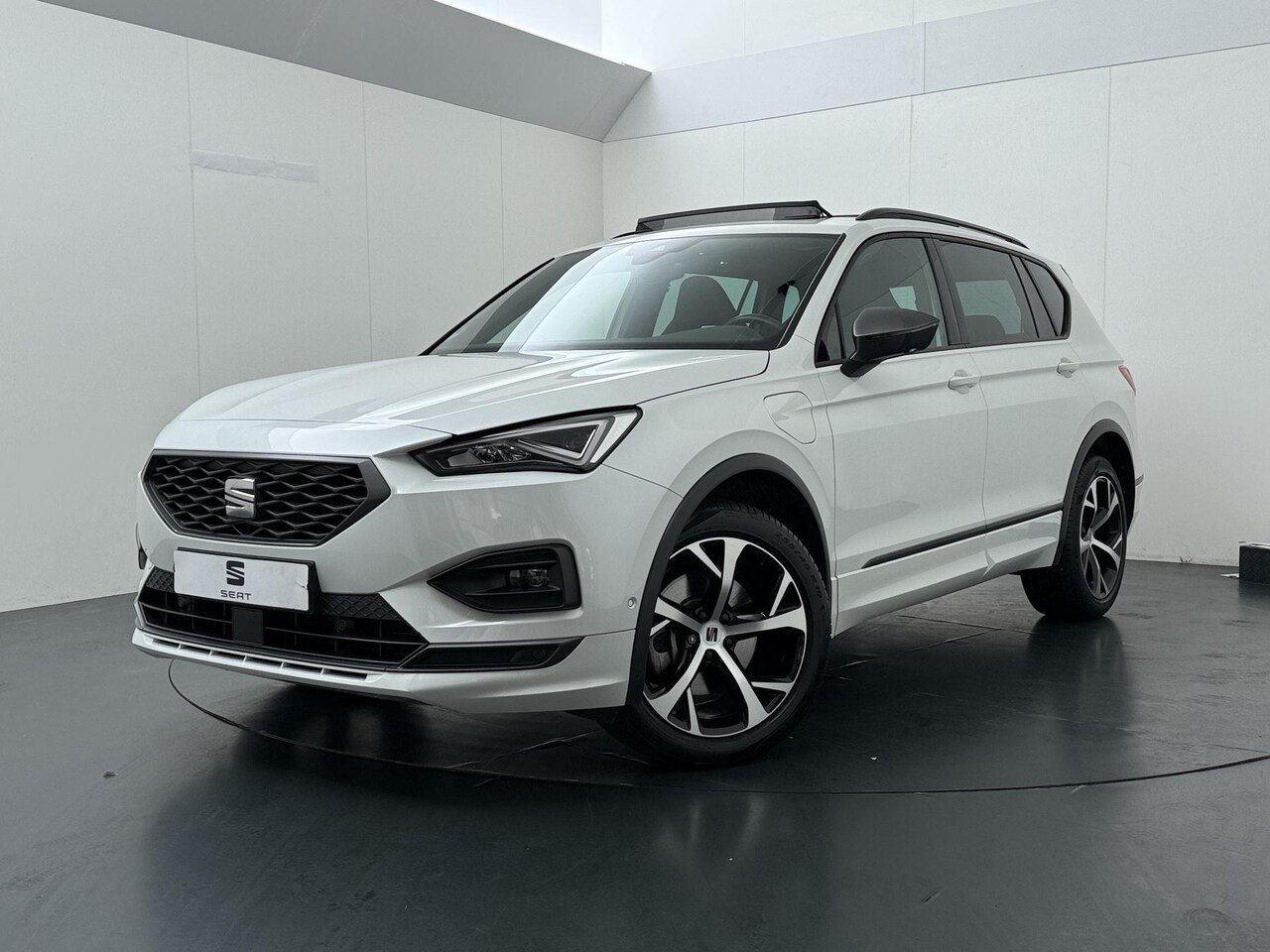 SEAT Tarraco - 1.4 TSI e-Hybrid PHEV FR Business | 245 PK | SoH 94% | Trekhaak wegklapbaar | Adaptive Cru - AutoWereld.nl