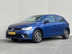Volkswagen Polo - 1.0 TSI Life Edition Automaat / Camera / Airco / PDC V+A / Navigatie via Apple CarPlay And