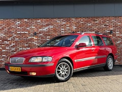 Volvo V70 - 2.4 Comfort 5-Cil Trekhaak Stoelverw Cruise Orig.NL NW APK