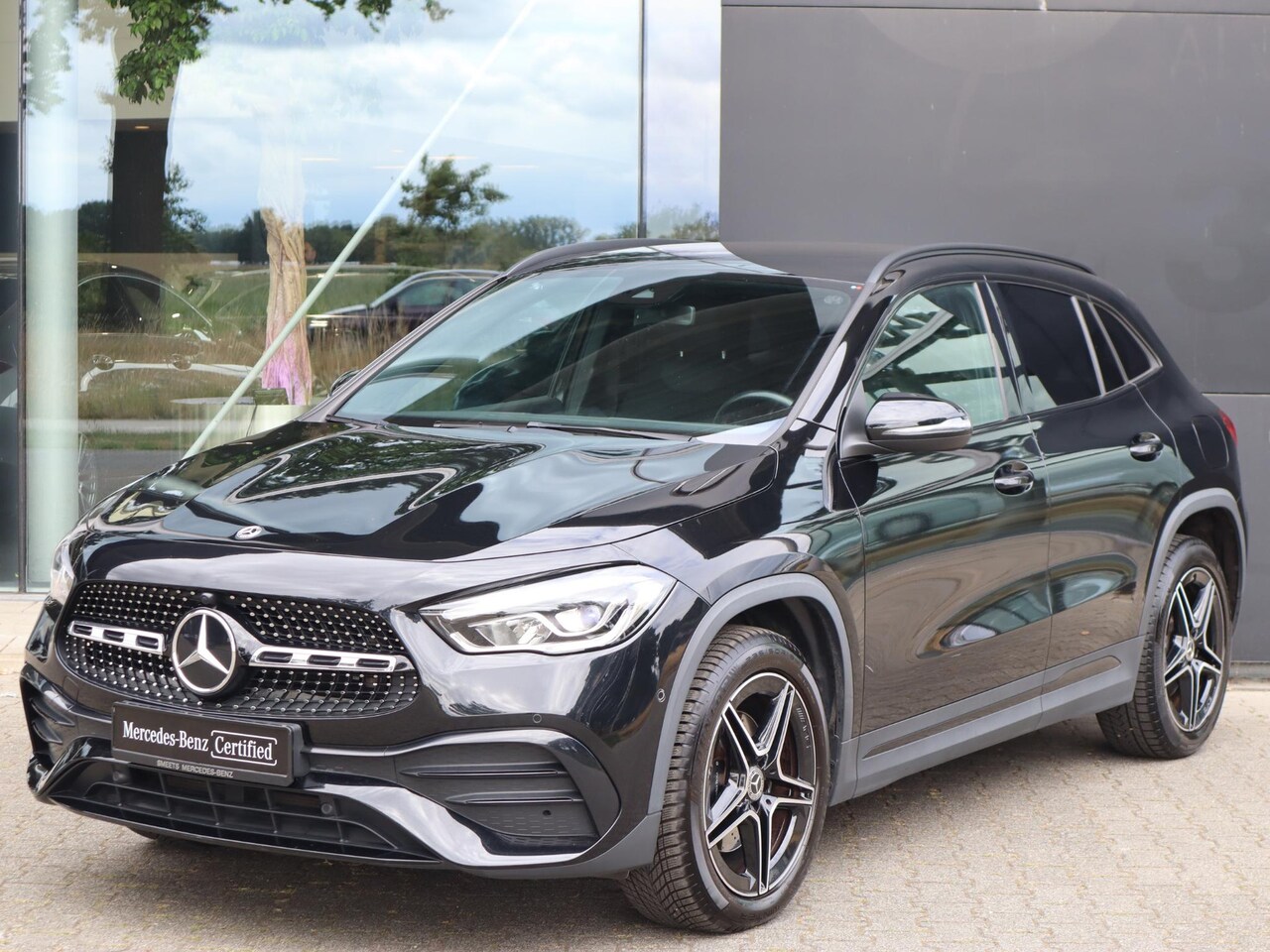 Mercedes-Benz GLA-Klasse - 250 e AMG Line l Trekhaak l Stoelverwarming l Achteruitrij camera - AutoWereld.nl