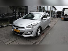 Hyundai i30 Wagon - 1.6 GDI i-Motion AIRCO / CRUISE / CAMERA