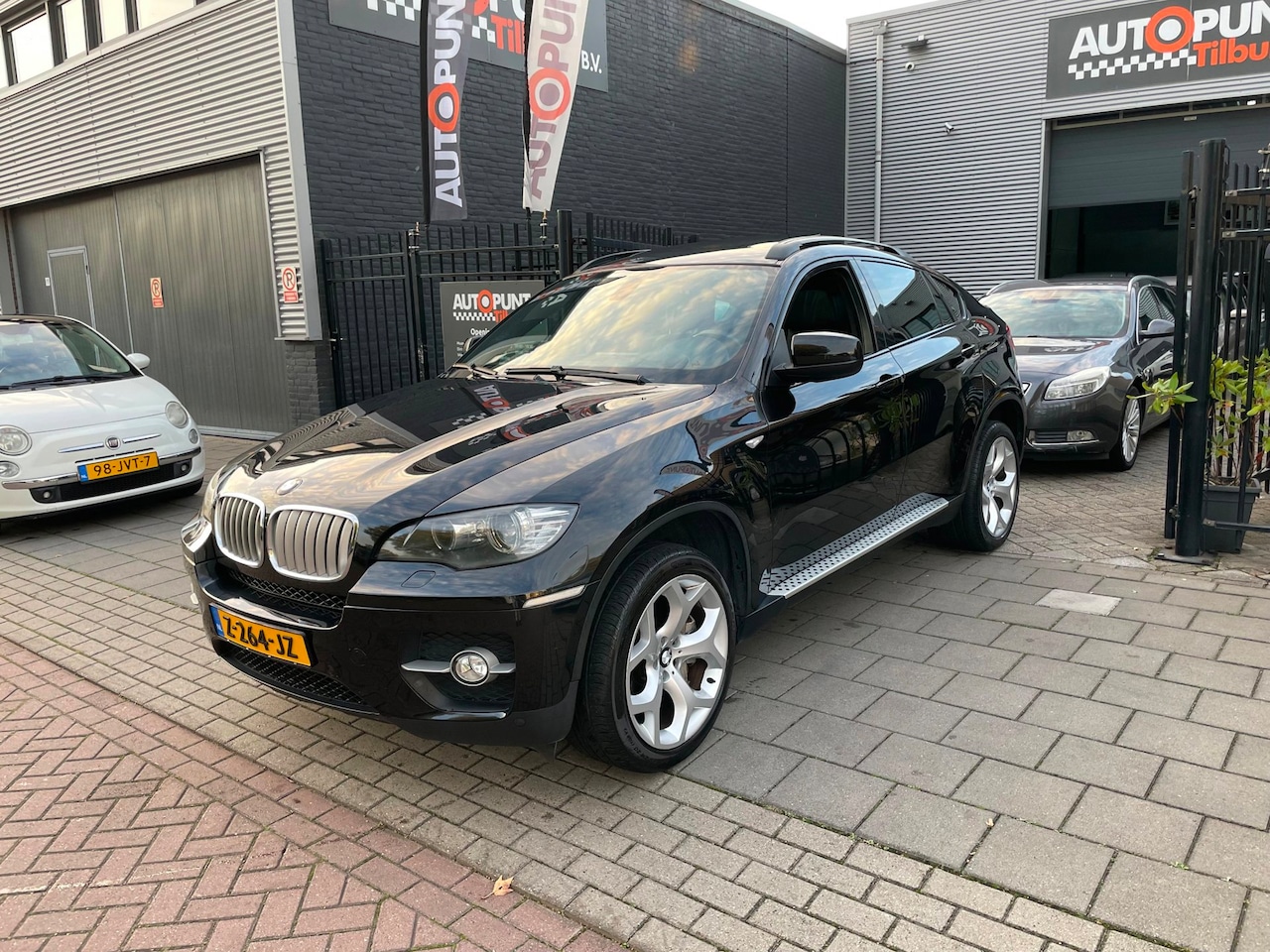 BMW X6 - XDrive50i High Executive Schuifdak Airco Carplay NAP APK - AutoWereld.nl