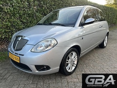 Lancia Y(psilon) - Ypsilon 1.4-16V Platino AUTOMAAT Leder Panoramadak