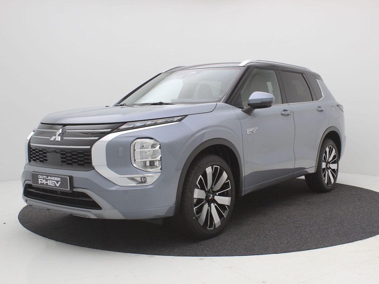 Mitsubishi Outlander - 2.4 PHEV Instyle+ / Gratis afneembare Trekhaak! / Totaal €8.000,- Voordeel!! / Elektrische - AutoWereld.nl