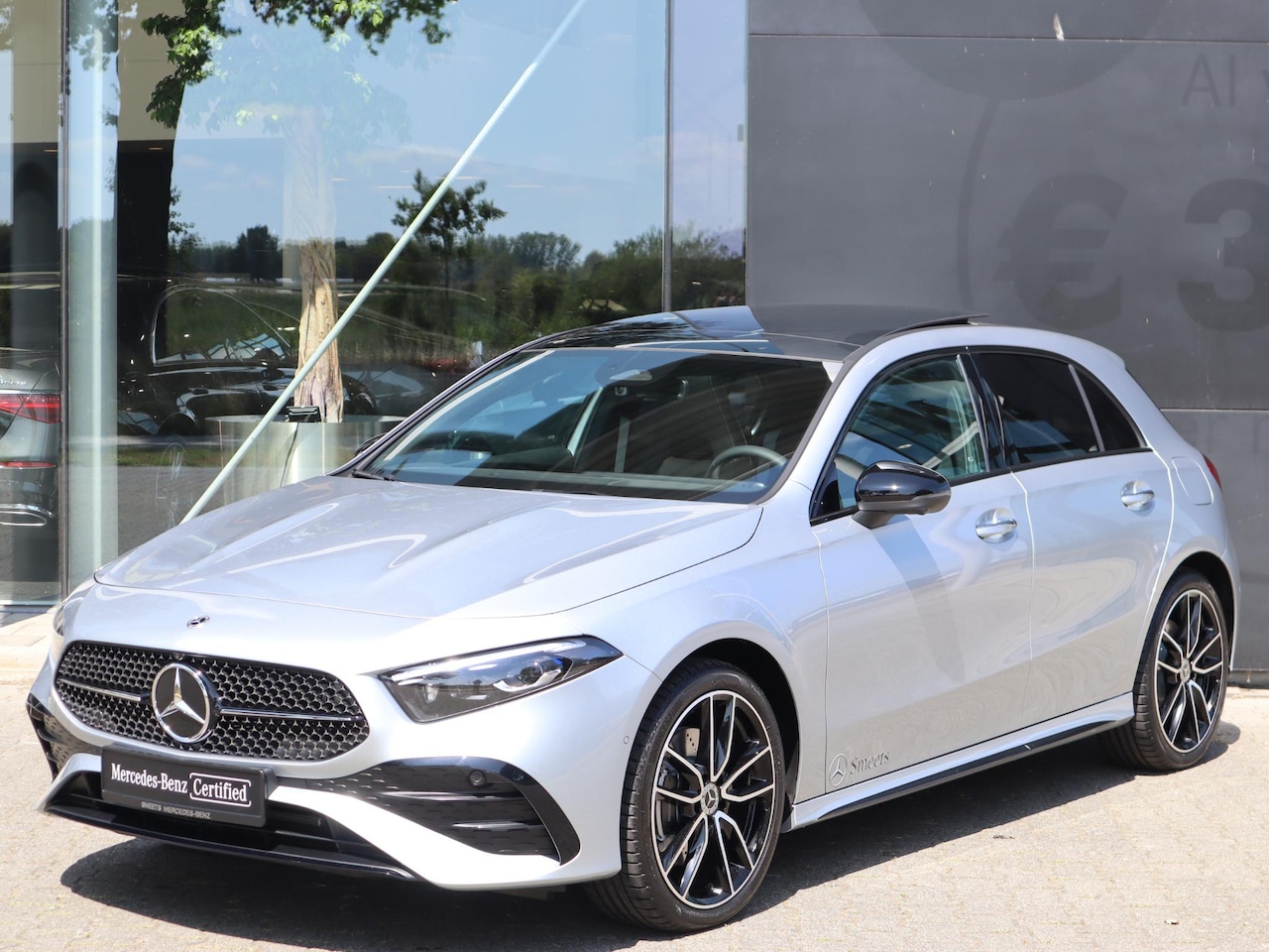Mercedes-Benz A-klasse - 250 e Star Edition AMG Line Plus l Trekhaak l Panoramadak l Memory - AutoWereld.nl