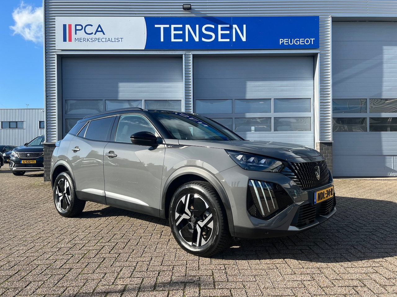 Peugeot 2008 - 1.2 Hybrid 145PK GT | Automaat | Navigatie | Adaptieve Cruise control | Keyless | - AutoWereld.nl