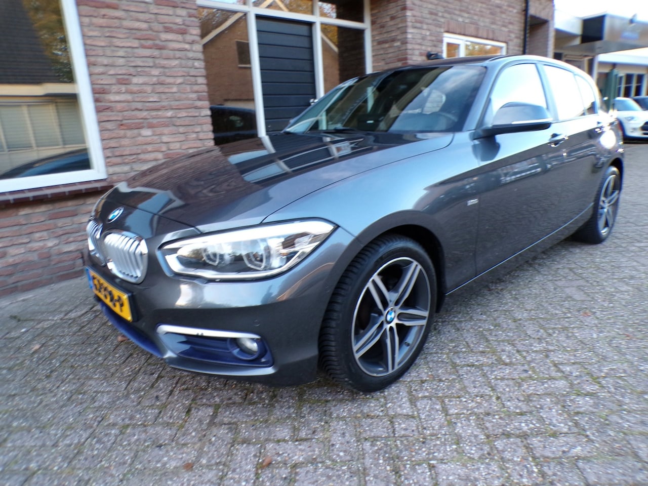 BMW 1-serie - 118i EDE Corporate Automaat / Leder / Navi - AutoWereld.nl