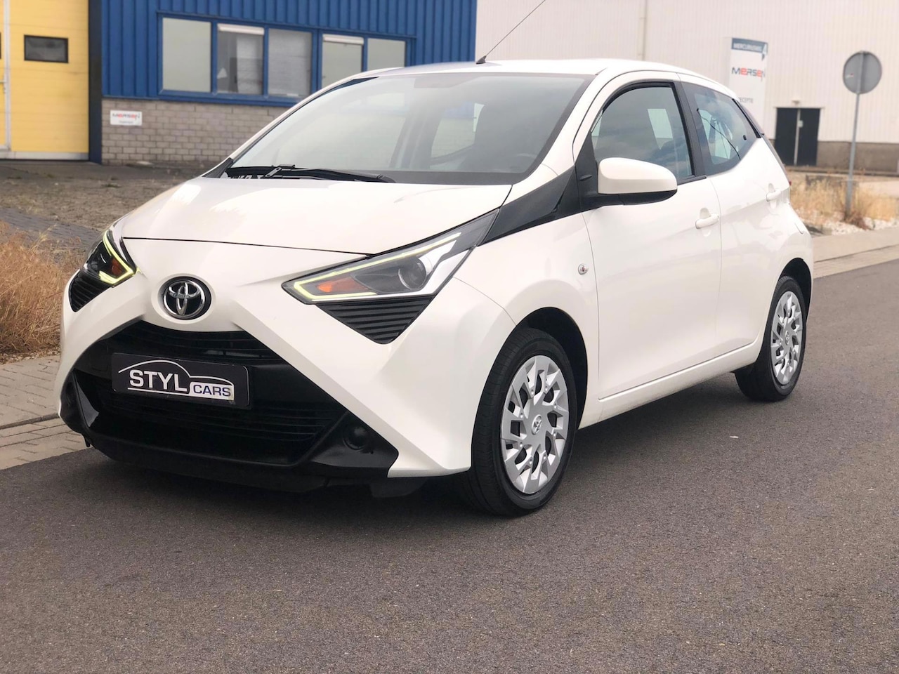 Toyota Aygo - 1.0 VVT-i x-play 1.0 VVT-i x-play - AutoWereld.nl