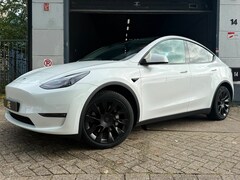 Tesla Model Y - Long Range AWD 75 kWh | Elektrisch | 2022 | Panoramadak | Premium Audio | Keyless | Verwar
