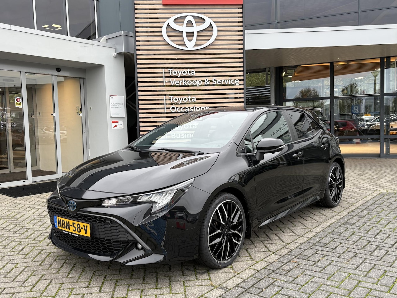 Toyota Corolla - 1.8 Hybrid Business CAMERA AD-CRUISE APPLE/ANDROID KEYLESS START - AutoWereld.nl