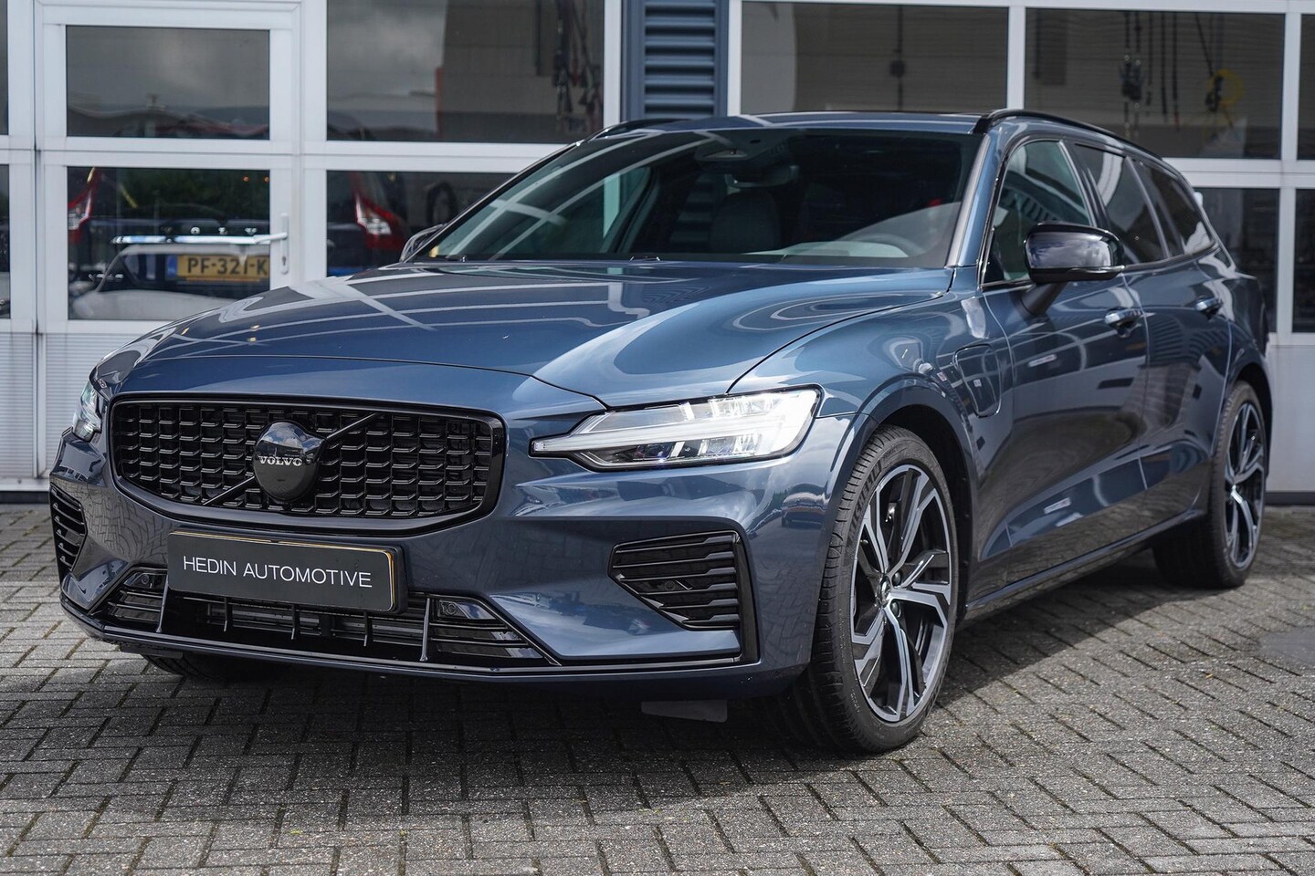 Volvo V60 - 2.0 T8 Plug-in hybrid AWD Plus Dark | Polestar Engineered | Panoramadak | Harman/Kardon | - AutoWereld.nl