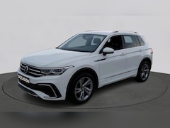 Volkswagen Tiguan - 1.5 TSI R-Line | Camera | Winterpakket | Elec achterklep | Multimedia |