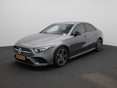 Mercedes-Benz A-klasse - Limousine 180 AMG Line | Automaat | Achteruitrijcamera | Parkeersensoren | Sfeerverlichtin
