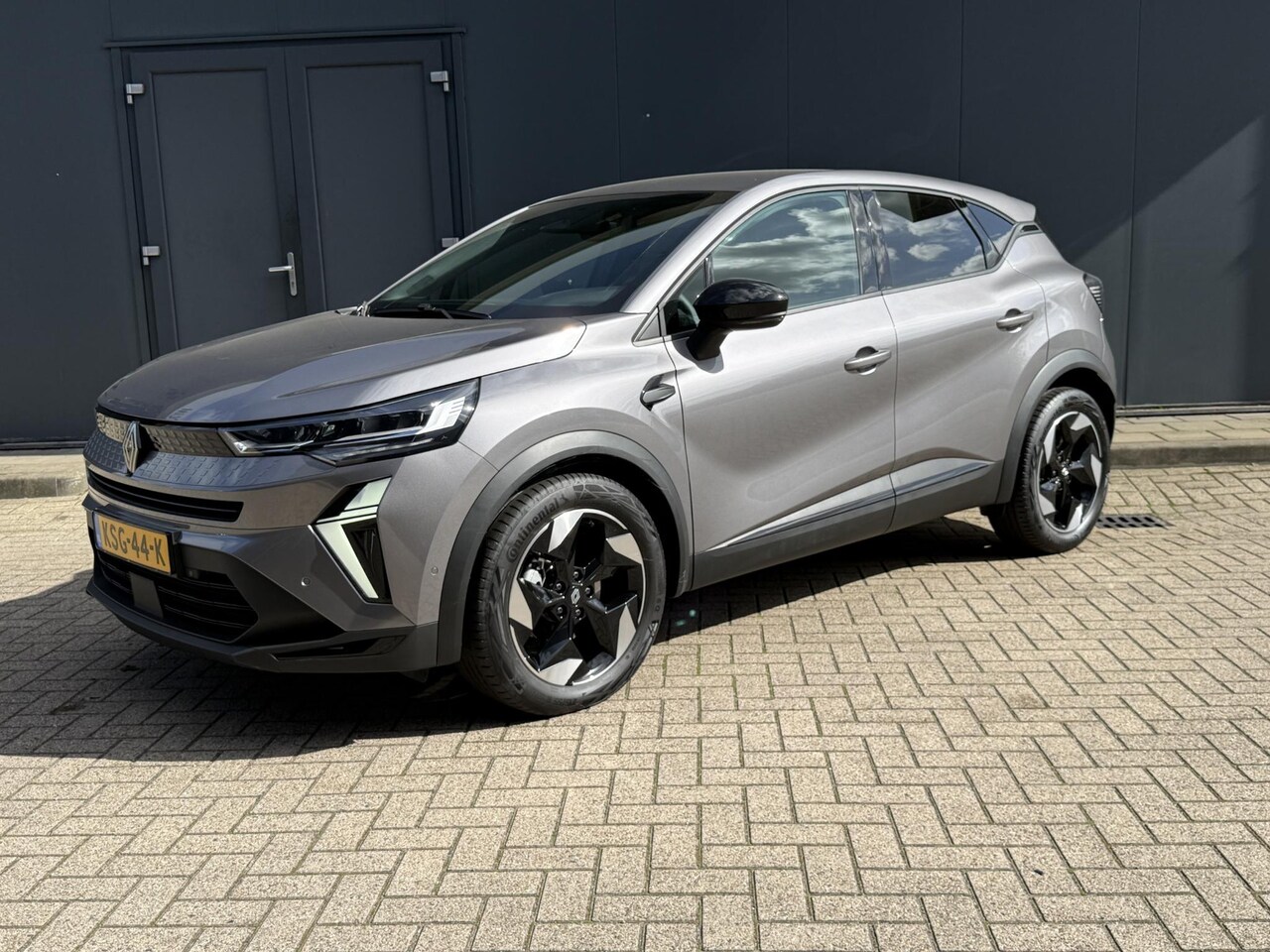 Renault Captur - 1.8 E-Tech full hybrid 160 techno / Fabrieksgarantie tot 12-2028 / Adaptieve CC / Pack win - AutoWereld.nl