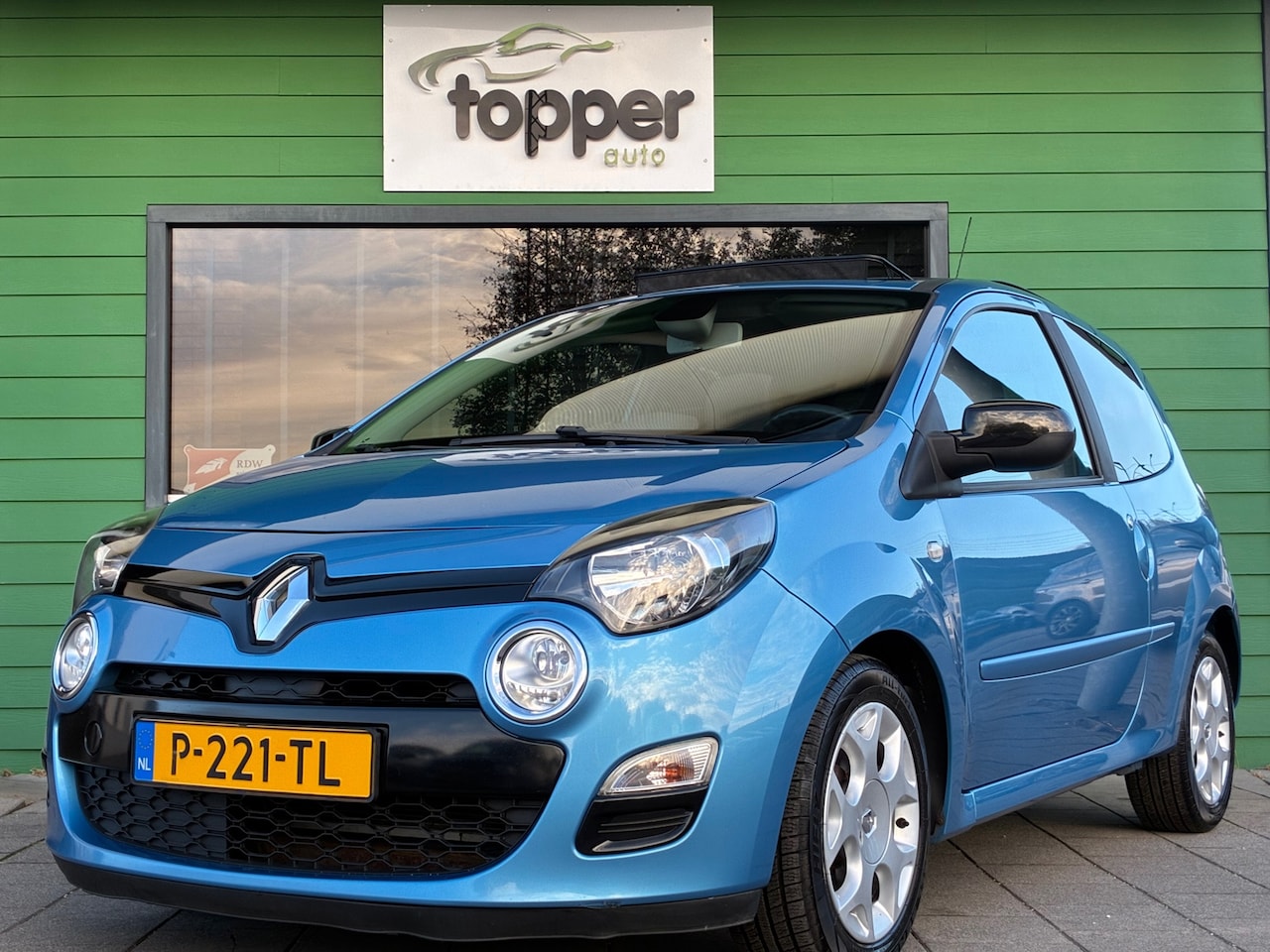 Renault Twingo - 1.2-16V Night & Day|Schuif/Kanteldak|D-riem v.v.|Airco|CruiseControl|Elektr.ramen|Trekhaak - AutoWereld.nl