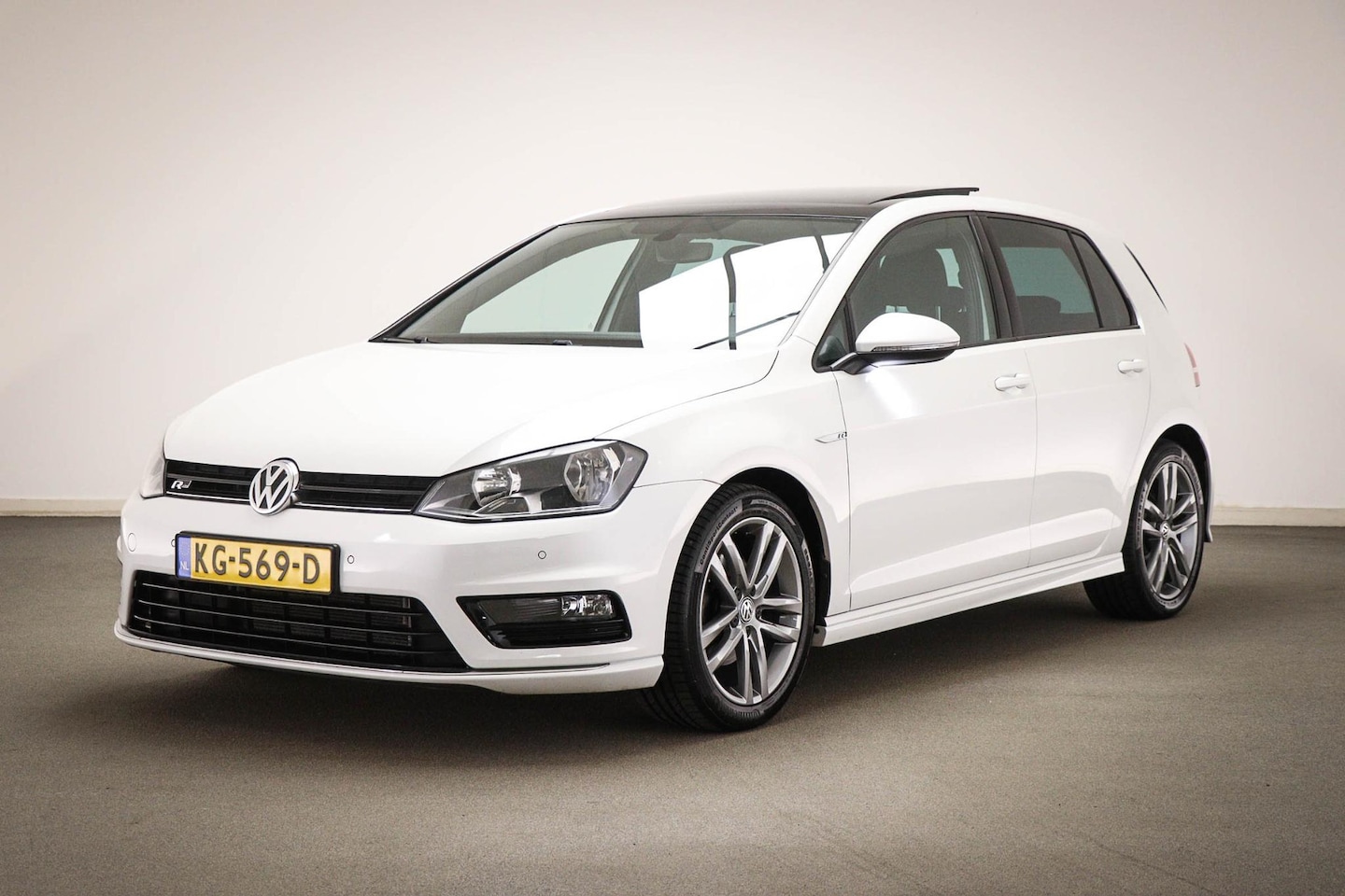 Volkswagen Golf Plus - 1.4 TSI R-Line | 1E EIG | EXECUTIVE PLUS- PACK | PANORAMADAK | DAB | APPLE | CAMERA | 17" - AutoWereld.nl