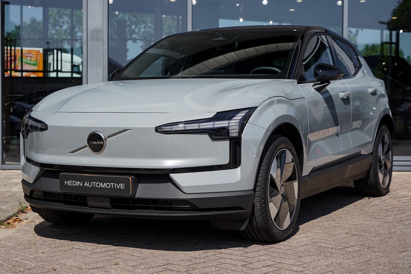 Volvo EX30 - Single Motor Extended Range Plus Europa 69 kWh | Elek Stoelen + Geheugen | Stoel & Stuurve - AutoWereld.nl