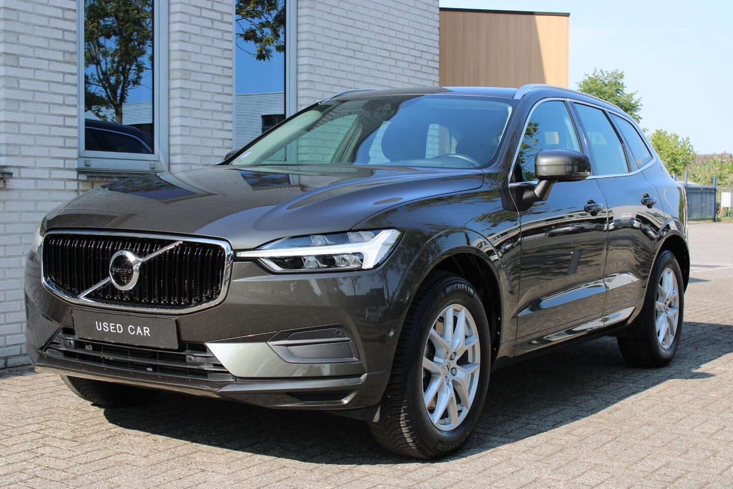 Volvo XC60 - T5 Automaat AWD Momentum | Elektrisch inklapbare trekhaak | Cruise control | Electronic cl - AutoWereld.nl