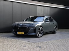 BMW 7-serie - 740d xDrive | M SPORT | B&W | MEMORY | PANO | LEDER | STOELVERK. | 360° CAMERA | APPLE CAR
