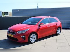 Kia Cee'd - Ceed 1.4 T-GDi DynamicPlusLine AUTOMAAT STOEL- STUURVERWARMING, EXTRA GETINT GLAS, NAVIGAT