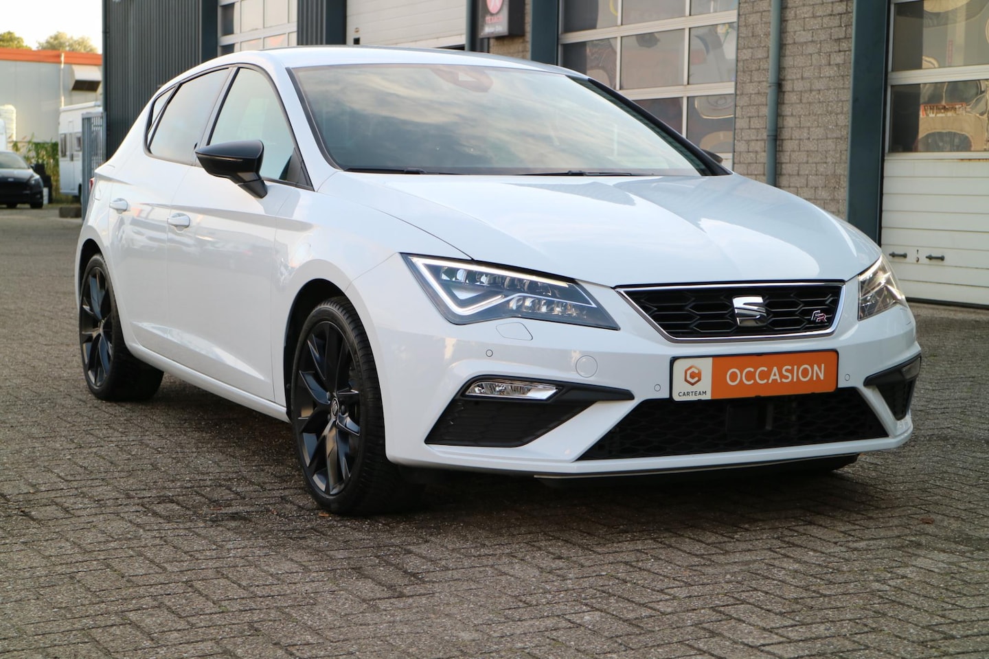 SEAT Leon - 1.5 TSI FR Intense | Carplay | Camera | Weinig KM! | - AutoWereld.nl