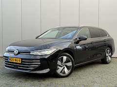 Volkswagen Passat Variant - 1.5 eHybrid EINDEJAARSAANBIEDING Massagestoelen Life Trekhaak Camera Carplay Fabrieksgaran