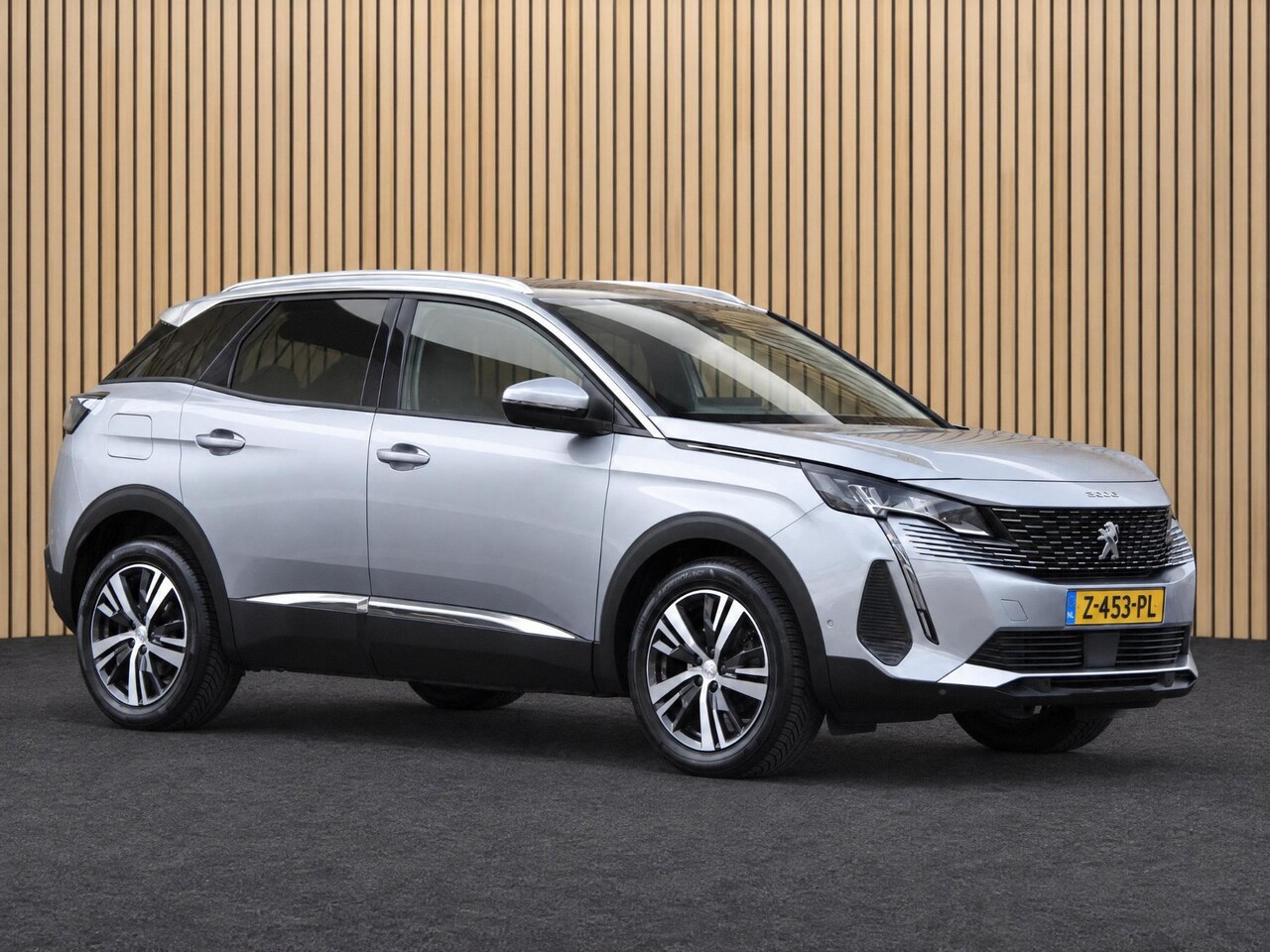 Peugeot 3008 - 1.2 PureTech Allure Pack Automaat | Navi / Camera / Climate - AutoWereld.nl