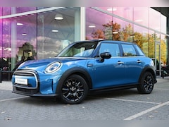 MINI Cooper - Hatchback Classic Automaat / Sportstoelen / LED / Navigatie / Cruise control