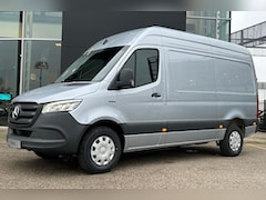 Mercedes-Benz eSprinter - 320 L2/H2 Pro 81kWh | Winterpakket | High-performance LED-koplampen | Trekhaak | Parkeerpa