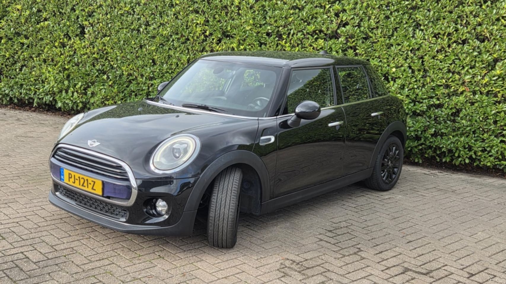 MINI 5-Deurs - Mini (F55) 1.5 136pk Aut Cooper - AutoWereld.nl