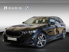 BMW i5 Touring - eDrive40 | M Sport Pro | Panoramadak | Driving Assistant | Comfort Access | Trekhaak