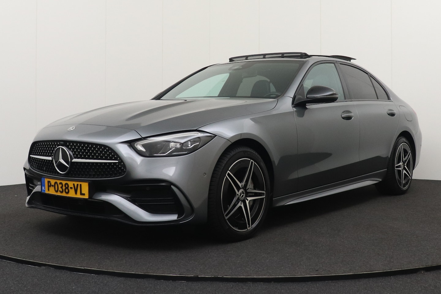 Mercedes-Benz C-klasse - 300 e AMG Line Aut. Pano-dak Sfeervelichting Carplay - AutoWereld.nl