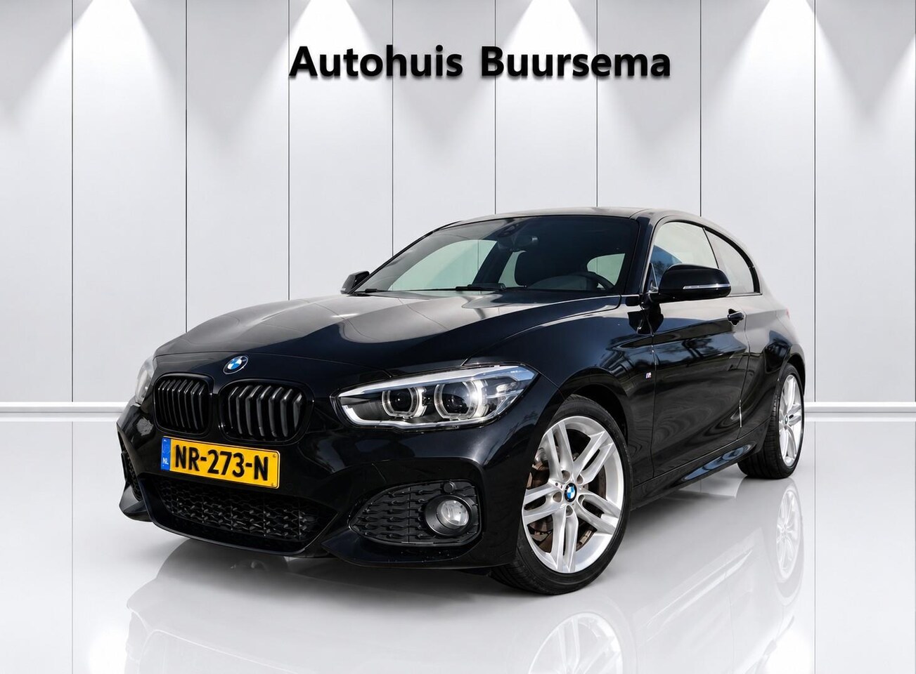 BMW 1-serie - 118i M-Sport | Automaat | 44.000 KM NAP! | Navigatie | Bluetooth | Zwarte Hemel | - AutoWereld.nl