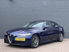 Alfa Romeo Giulia - 2.0T SUPER 200pk Automaat 1e Eigenaar | Adaptive Cruise Control | Dodehoek Detectie | Brui