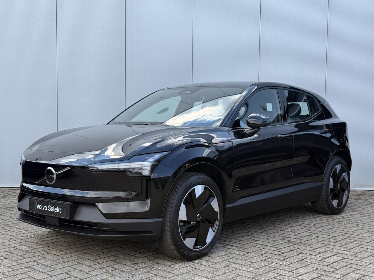 Volvo EX30 - Single Motor Extended Range Plus 69 kWh | Europa | Elektrisch verstelbare voorstoelen | St - AutoWereld.nl