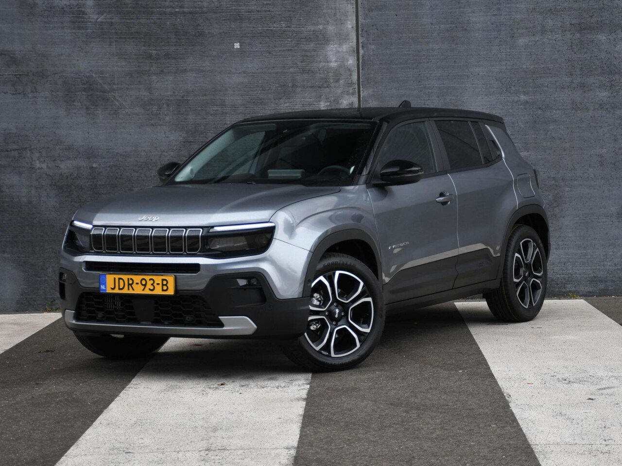 Jeep Avenger - Summit 1.2 e-Hybrid 110pk Automaat CAMERA | DAB | 18''LM | ELEK. ACHTERKLEP | NAVI | LANE - AutoWereld.nl
