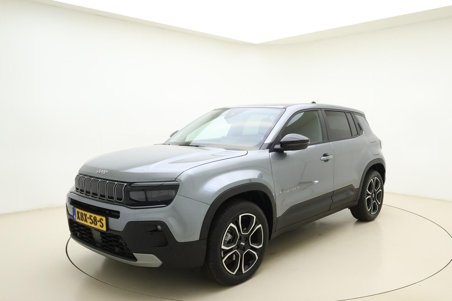 Jeep Avenger - 1.2 e-Hybrid Summit Automaat | JBL Soundsystem| Navigatie | Draadloze telefoonlader | Elek - AutoWereld.nl