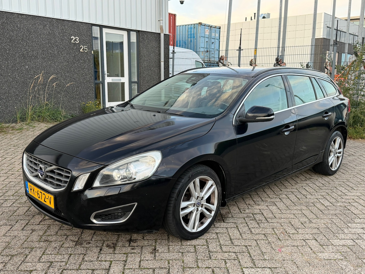 Volvo V60 - 2.0 D3 2013 - AutoWereld.nl