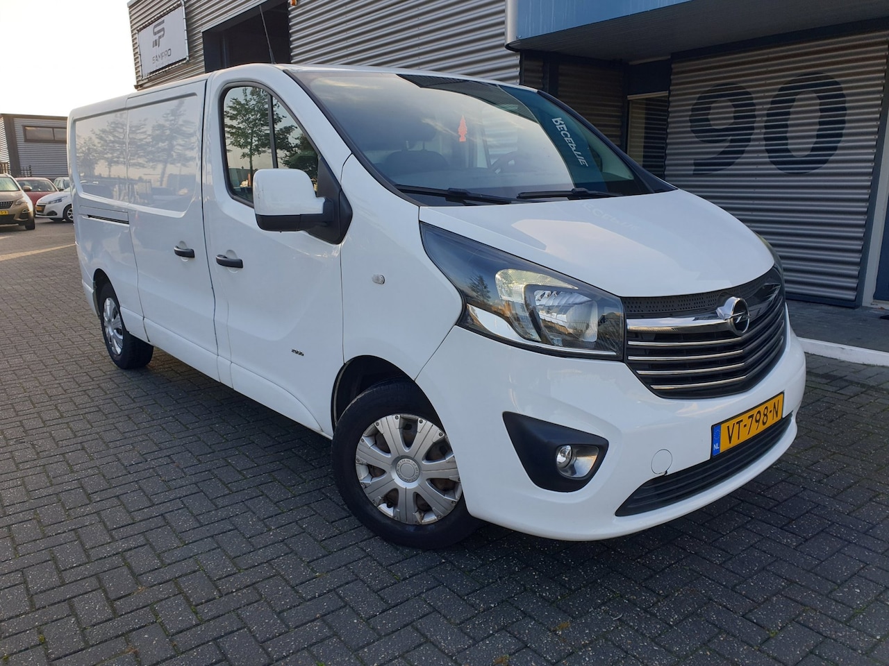 Opel Vivaro - 1.6 CDTI L2H1 Sport EcoFlex Prijs EX BTW - AutoWereld.nl