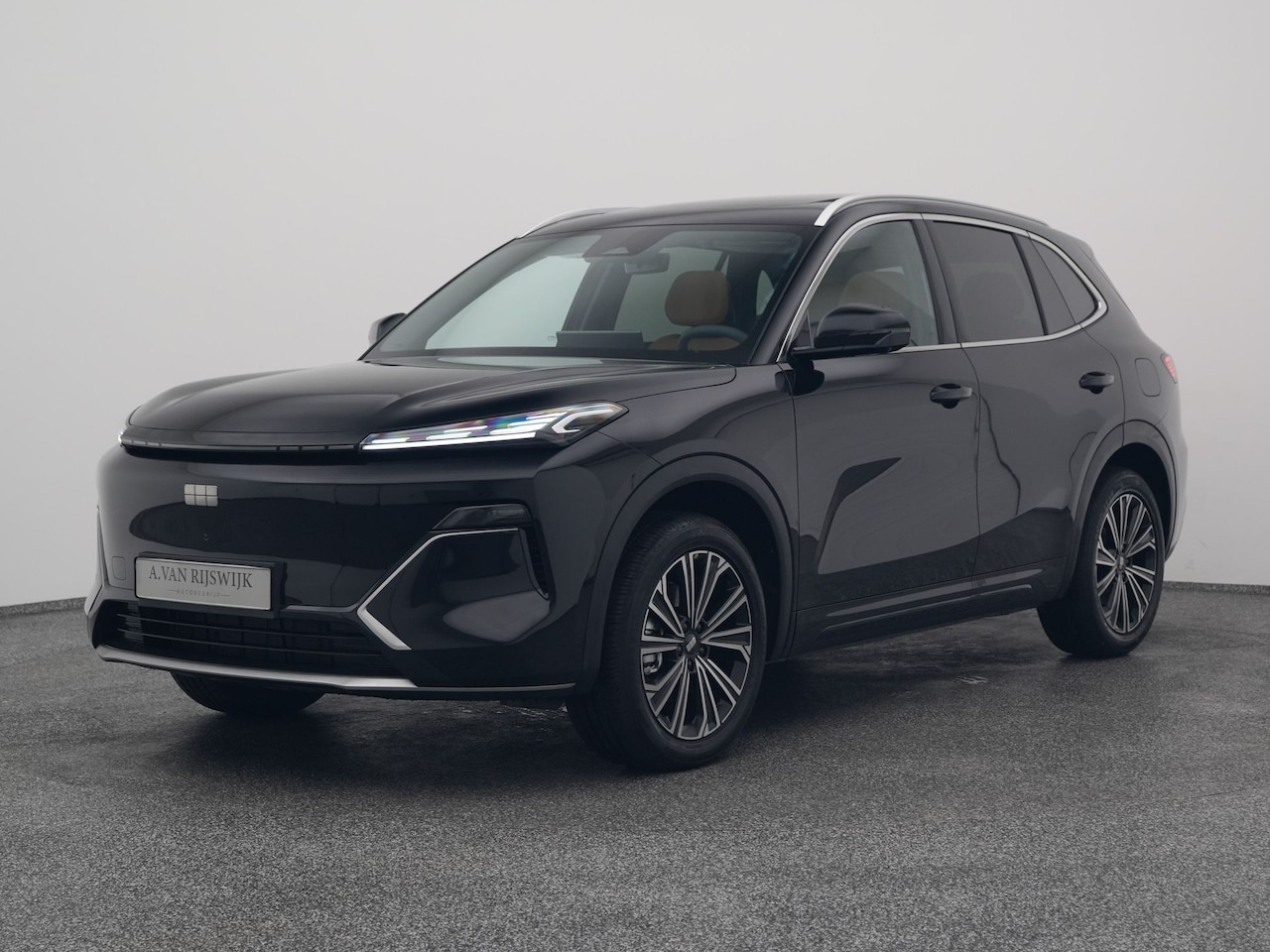 Geely Starray EM-i - NEW | 1.5 Max+ | BRUIN LEDER | 136 KM ELEKTRISCH | PANO | HUD | ADAPTIVE | STOEL- EN STUUR - AutoWereld.nl
