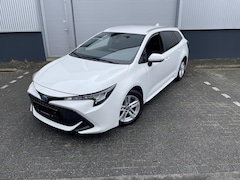 Toyota Corolla Touring Sports - 1.8 Hybrid Business Special | stuur-, stoel- en voorruit verwarming | Lichtmetalen velgen