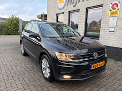 Volkswagen Tiguan - 1.5 TSI ACT Comfortline Business / Add. Cruise / Carplay / Camera / PDC / Stuur en stoelve