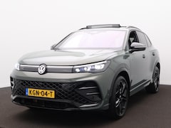 Volkswagen Tiguan - 1.5 eHybrid R-Line Edition IQ light - Panoramaschuif-kanteldak - Head-updisplay - Trekhaak