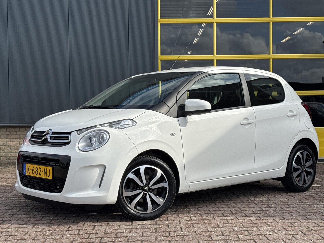 Citroën C1 - 1.0 VTi Shine Prijs incl 12 maanden BOVAG garantie - AutoWereld.nl