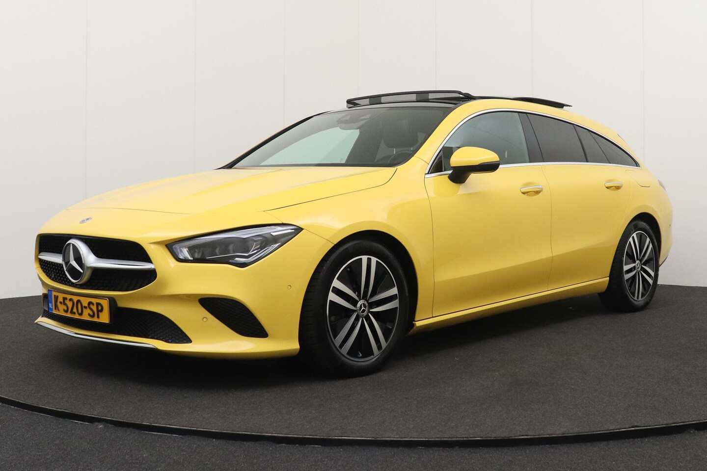 Mercedes-Benz CLA-klasse Shooting Brake - 180 Aut. Luxury Pano-dak Memory Leder - AutoWereld.nl