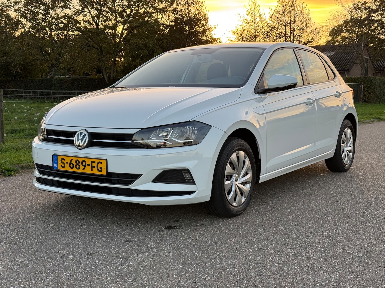 Volkswagen Polo - 1.0 MPI Trendline Stoelverwarming - AutoWereld.nl