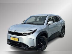 Toyota Urban Cruiser - Dynamic Adventure 61 kWh, Trekhaak, Spatlappen