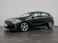 BMW 1-serie - M135i xDrive | Head up | Panoramadak | Elektrisch verstelbare stoelen | Stuurverwarming |